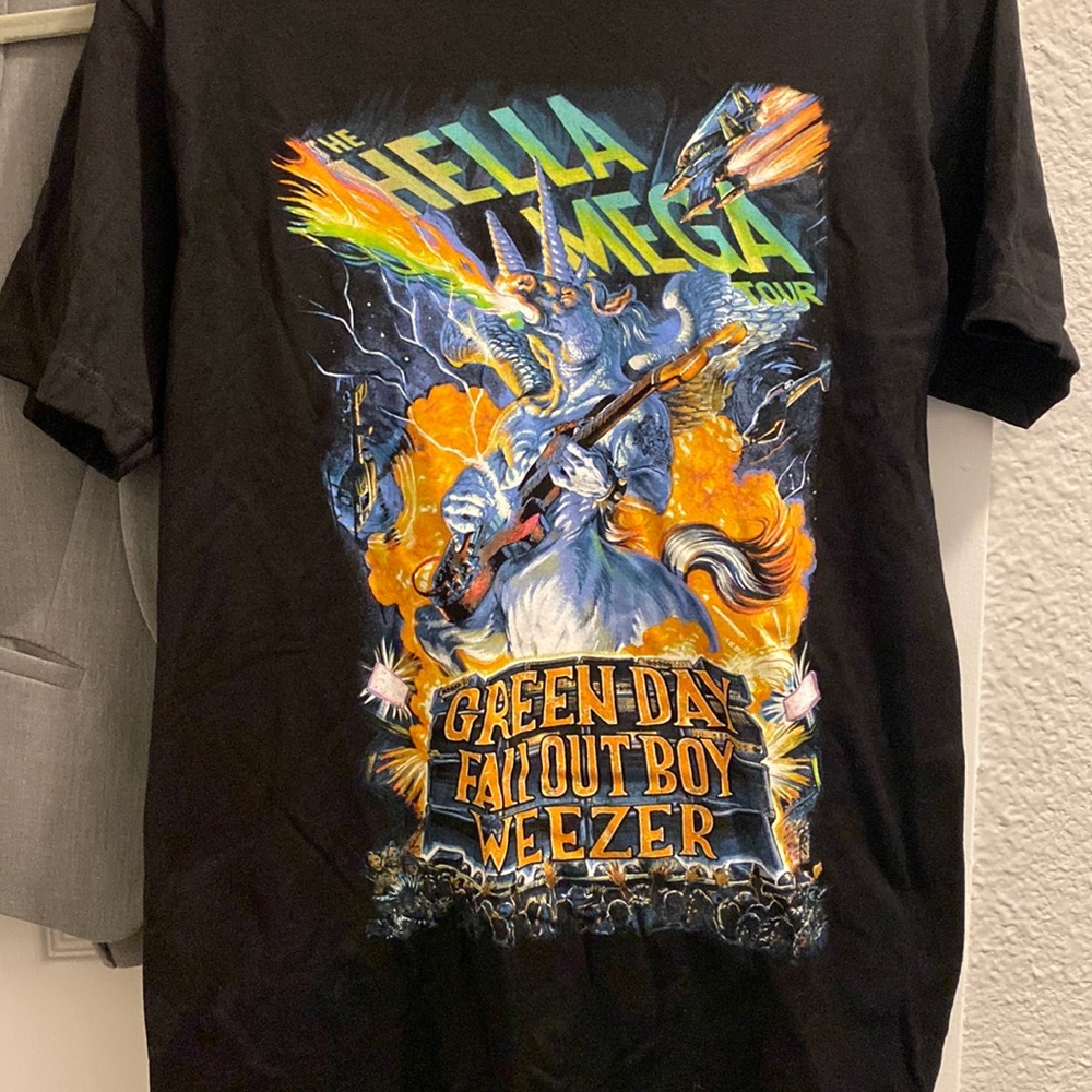 2021 Hella Mega Tour Fall Out Boy/Weezer/Green Day concert tee